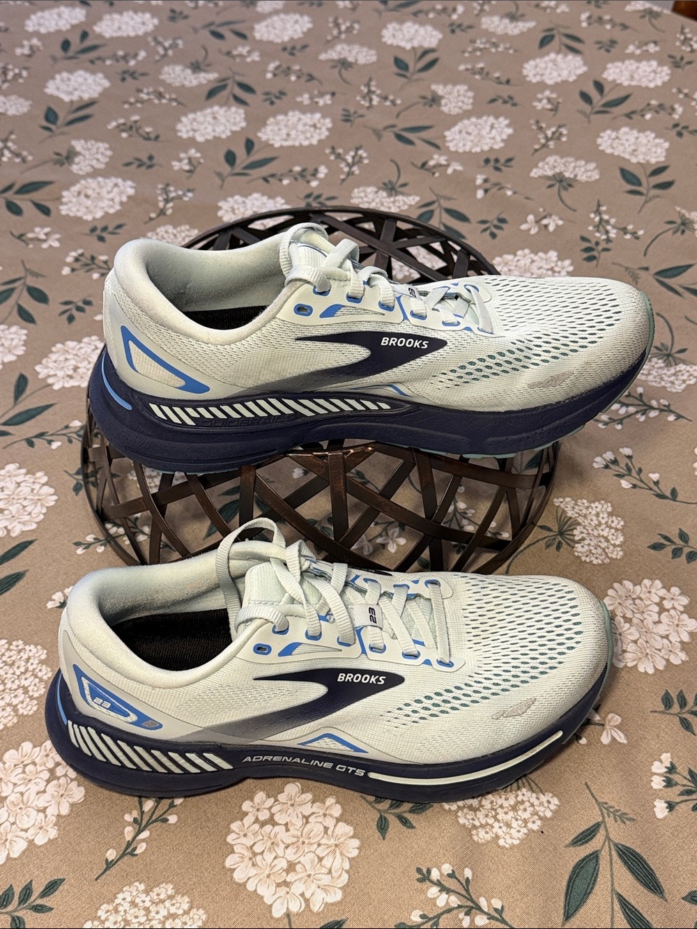 Brooks women’s Adrenaline GTS 23 Running Shoes - Light Blue/Navy Accents